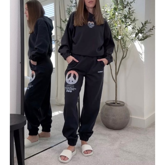 Madhappy x Lululemon Relaxed Crop Hoodie - Picture 3 of 12